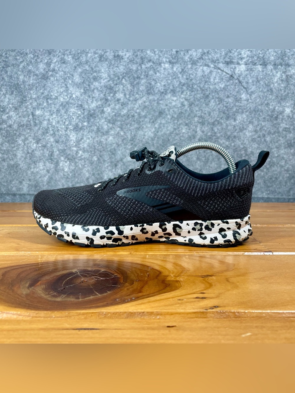 Brooks Revel 5 Womens 9.5 B Black White Leopard Oreo Running Shoes 1203611B095 - Picture 9 of 16